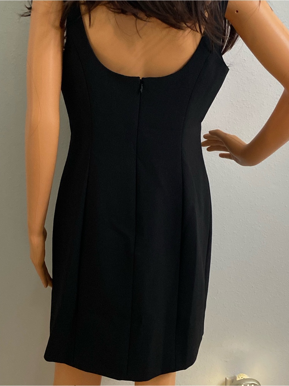 NEW CINQ A SEPT BLACK SLEEVELESS MINI DRESS WITH OVERSIZED BLING SAFETY PINS - Picture 5 of 16